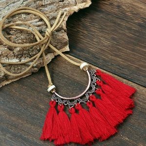 🌺4 Items 25$ 🌺 Fringe Tassel Pendant Necklace - Red - Boho Festival NWT